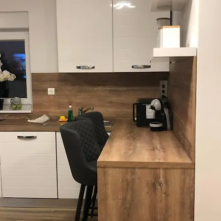 Adria-appartment-island-vir #sea #beach #wifi #privateparking #netflix Apartment *