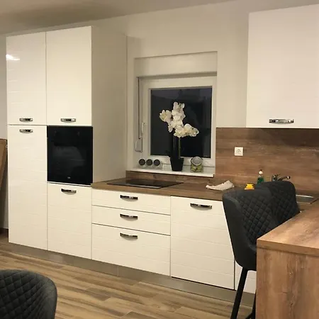 Adria-appartment-island-vir #sea #beach #wifi #privateparking #netflix Apartament *