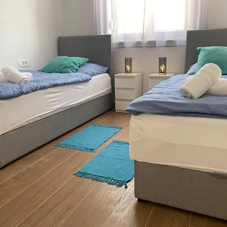 Adria-appartment-island-vir #sea #beach #wifi #privateparking #netflix Apartament